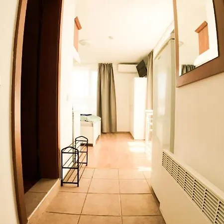 William's - Second Cozy Апартаменти *